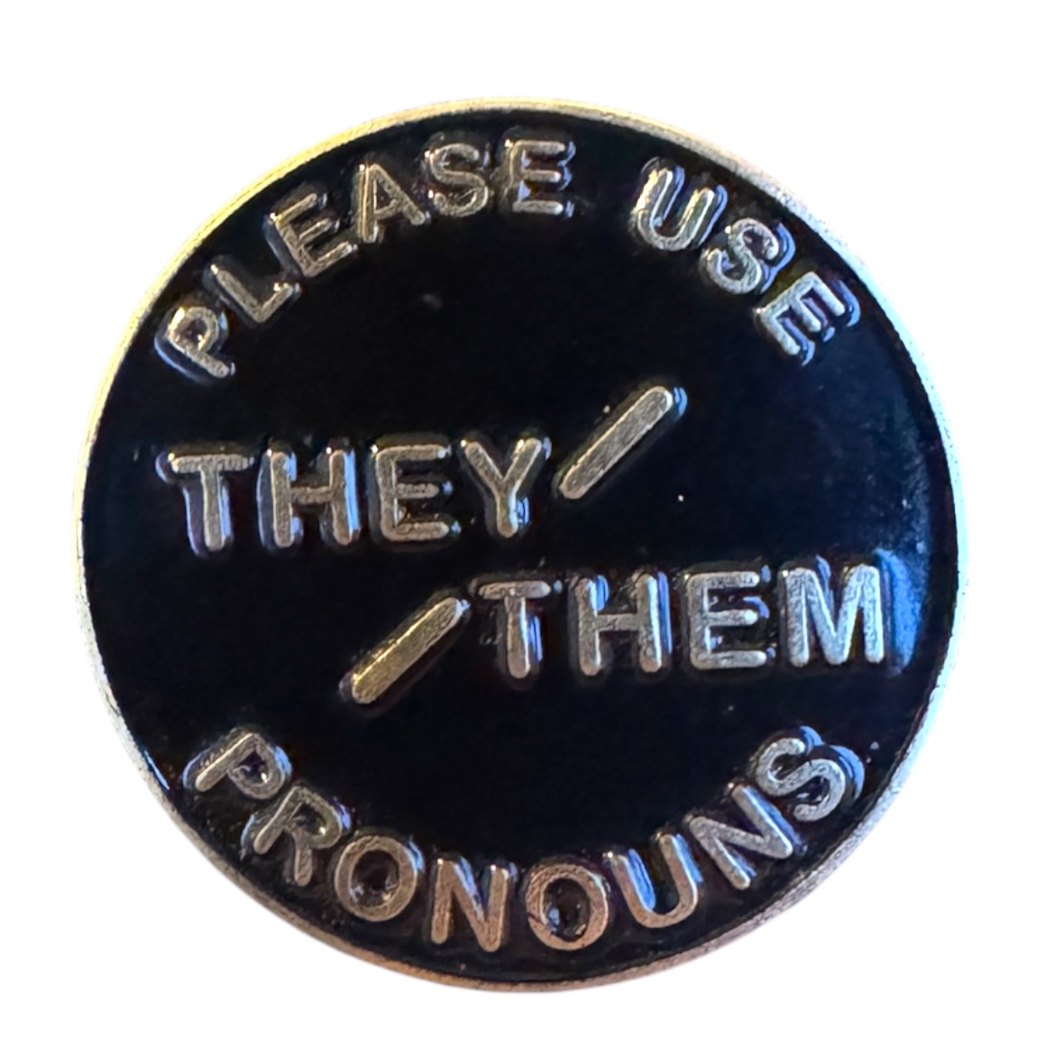 LGBTQIA+ Pins & Buttons TransUndeez, Pride Pins und Buttons, LGBTQ Accessoire-Pins, LGBTQ+ Abzeichen-Pins, Pride-Flaggen-Pins, Pronomen-Pins (sie/they usw.), Regenbogen-Pin-Abzeichen, Inklusive Pins und Buttons, Geschlechterinklusive Accessoires, Queer-Pins-Kollektion, „she/they“-Pin, Trans-Pride-Pin, Bisexueller Regenbogen-Pin, Pansexuelles Pride-Abzeichen, Asexueller Icon-Pin, Ally / Queer All Year Pins, Mini-LGBTQ-Flaggen-Pins, Inklusions-Pins für Kleidung, Pride-Statement-Pins